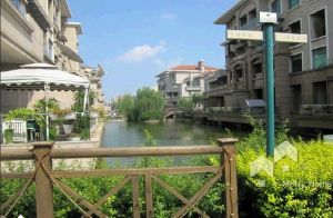 FireShot Screen Capture #6667 - 'Shimao Lakeside Garden - Villa - Green City Villas for Rent - Shanghai Relocation Services - Merry Home' - www_merryhome_com_html_estate_20130502_house24420130502110619_html